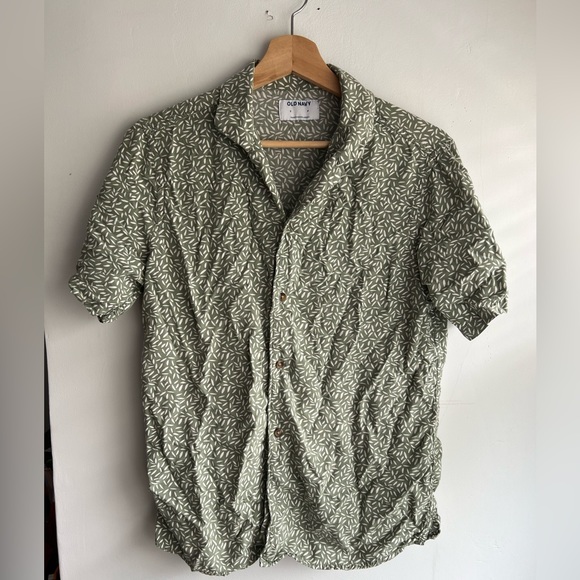 Green Button-down Short Sleeve Shirt - Picture 1 of 5